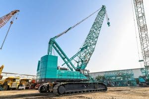 Xe cẩu bánh xích trong lao lắp dầm Super T
