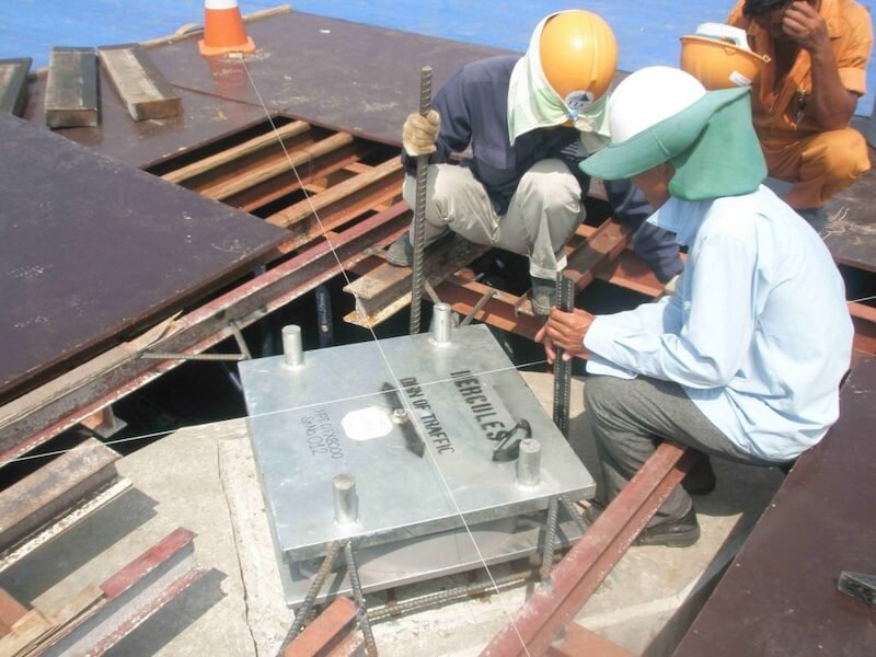 Đặt gối, chỉnh cao độ và liên kết với bệ kê