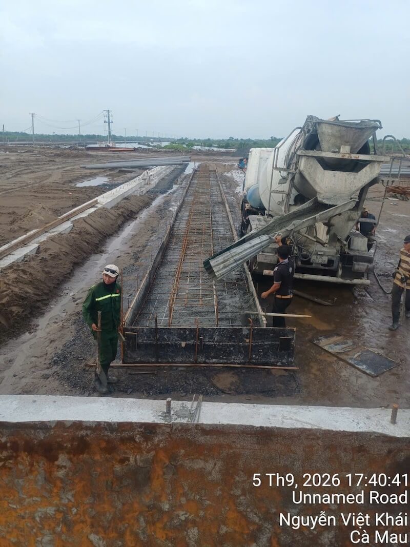 Đổ và bảo dưỡng bê tông