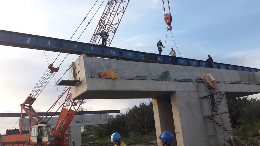 Bố trí thiết bị thi công dầm Super T
