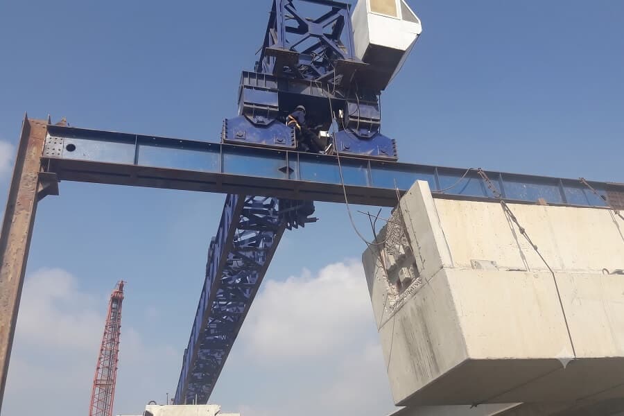 Lao lắp dầm Super T
