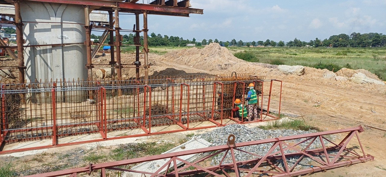 Những yếu tố quyết định phương án sản xuất và lao lắp dầm Super T