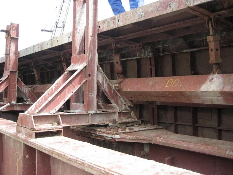 Thân bệ và mặt bệ