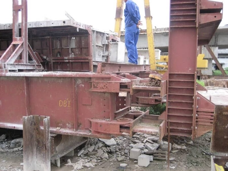 Lắp đặt và liên kết các đoạn bệ